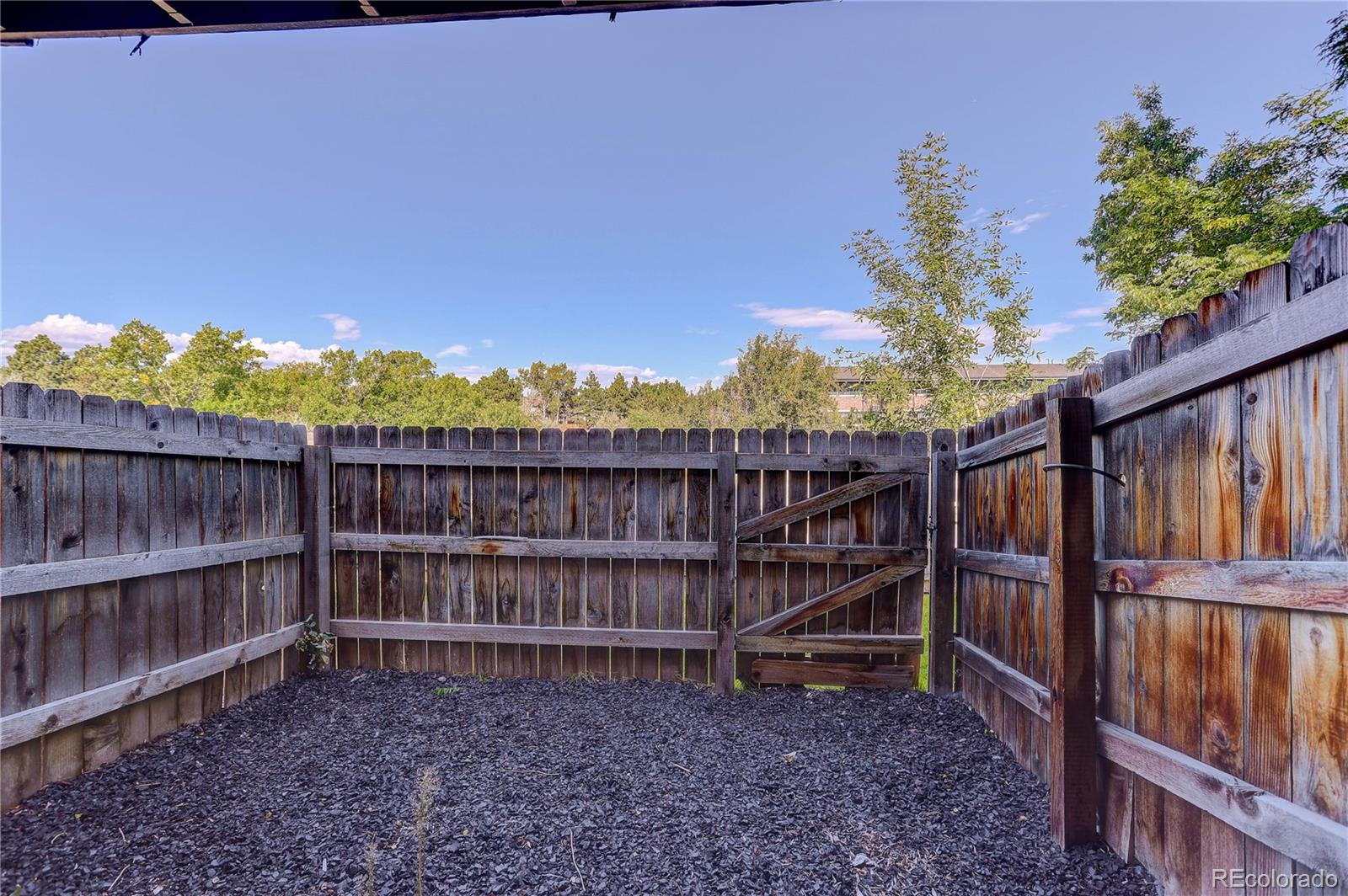 2561 E Nichols Circle