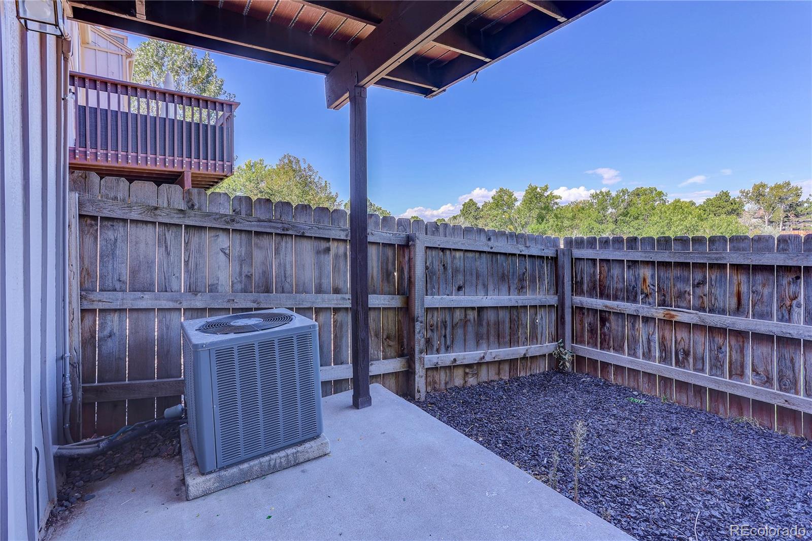 2561 E Nichols Circle