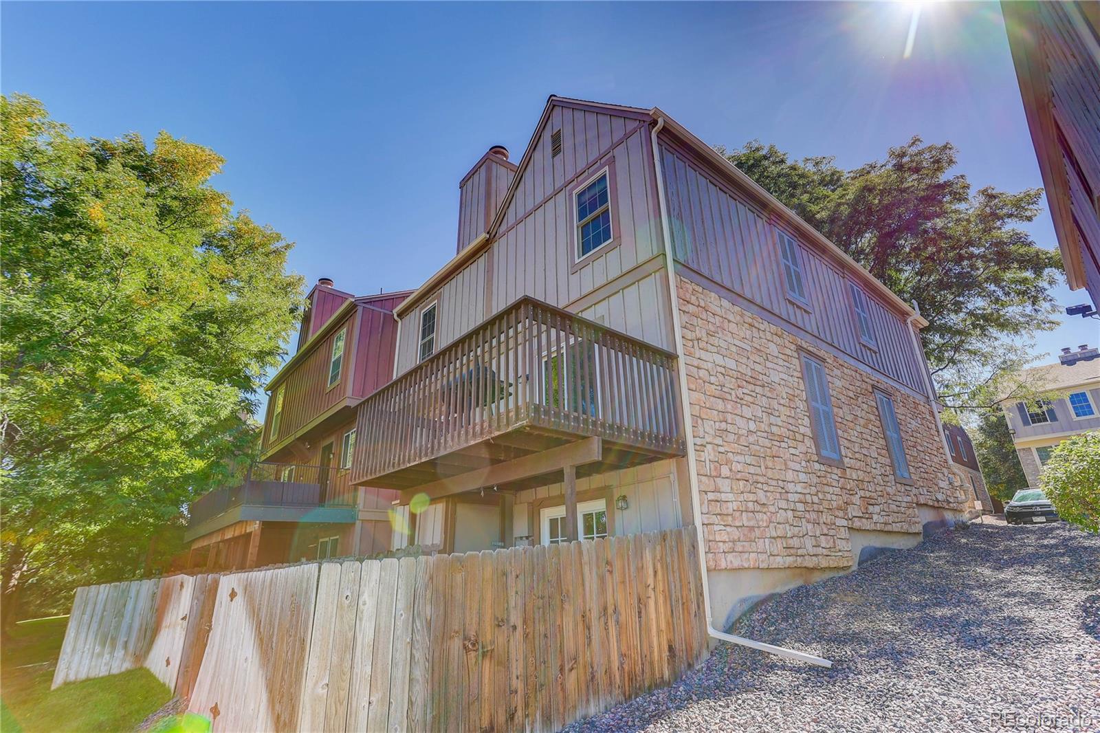 2561 E Nichols Circle