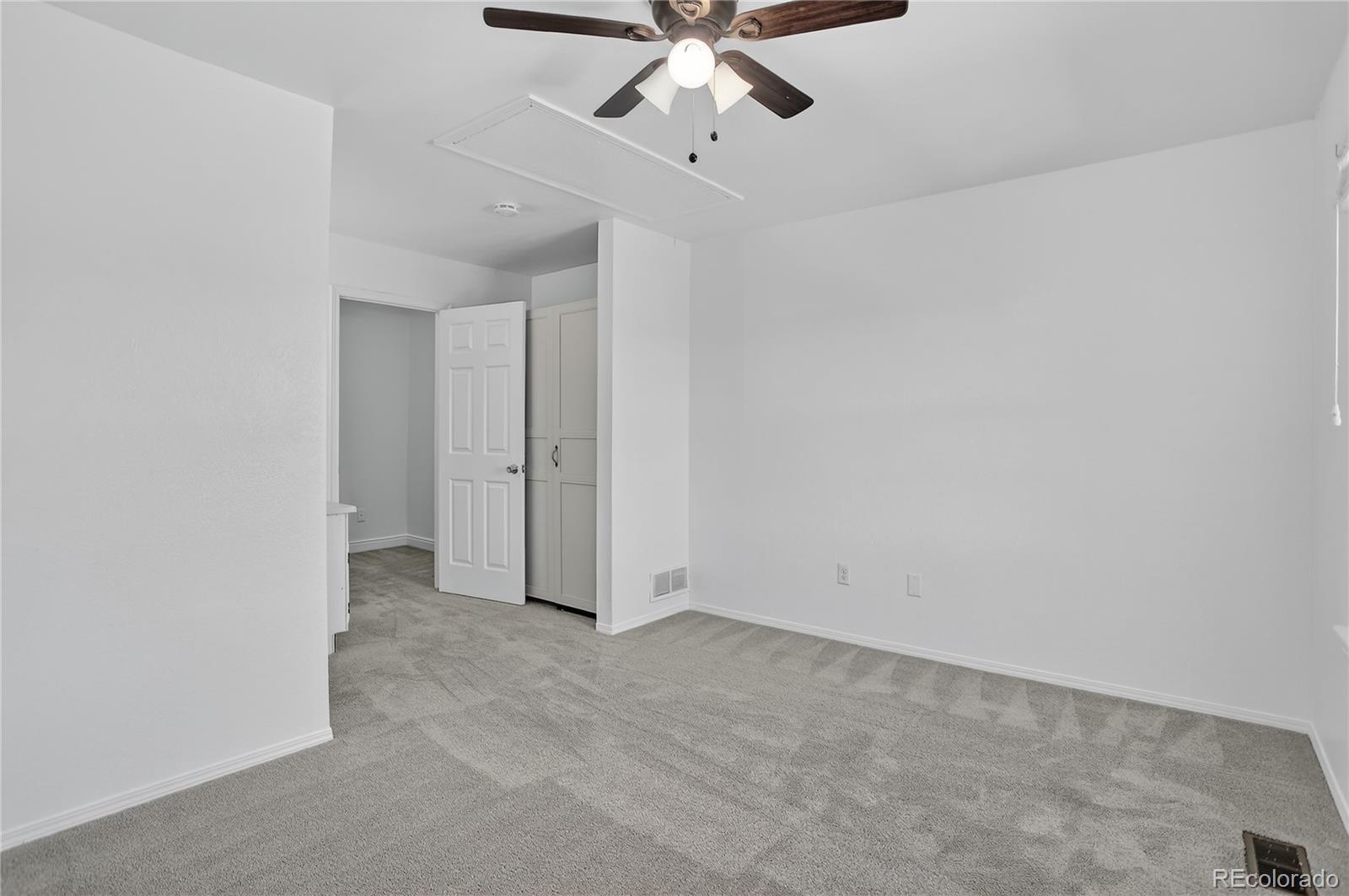 2561 E Nichols Circle
