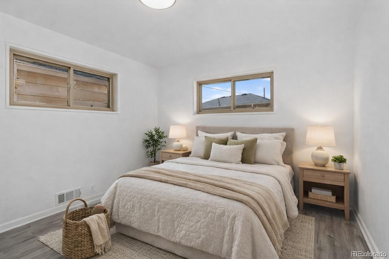 1502 E 110th Place