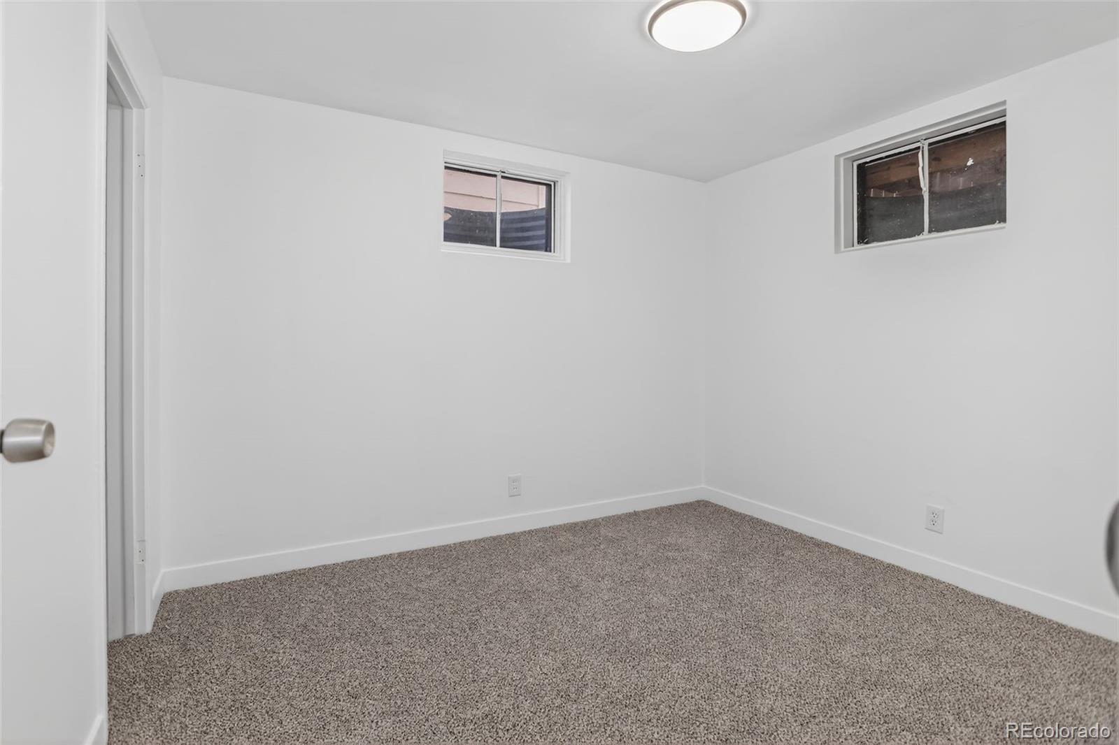 1502 E 110th Place
