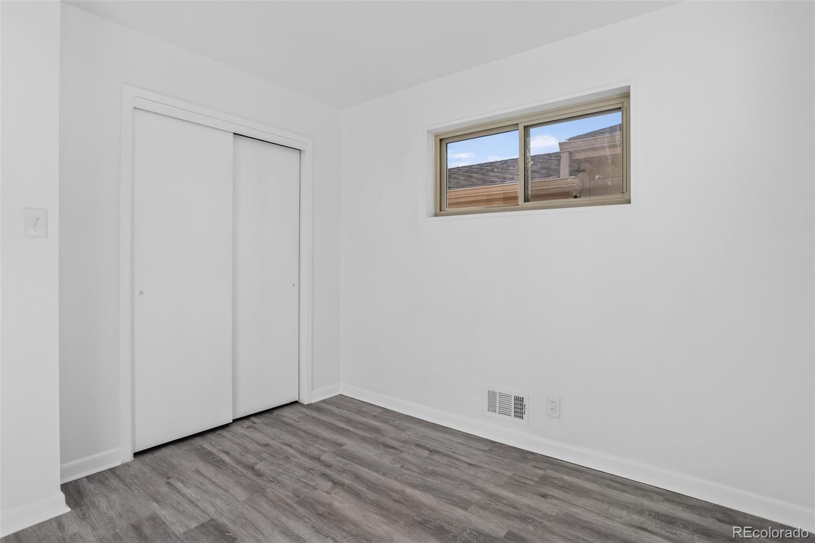 1502 E 110th Place