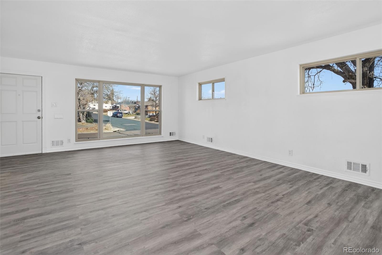 1502 E 110th Place
