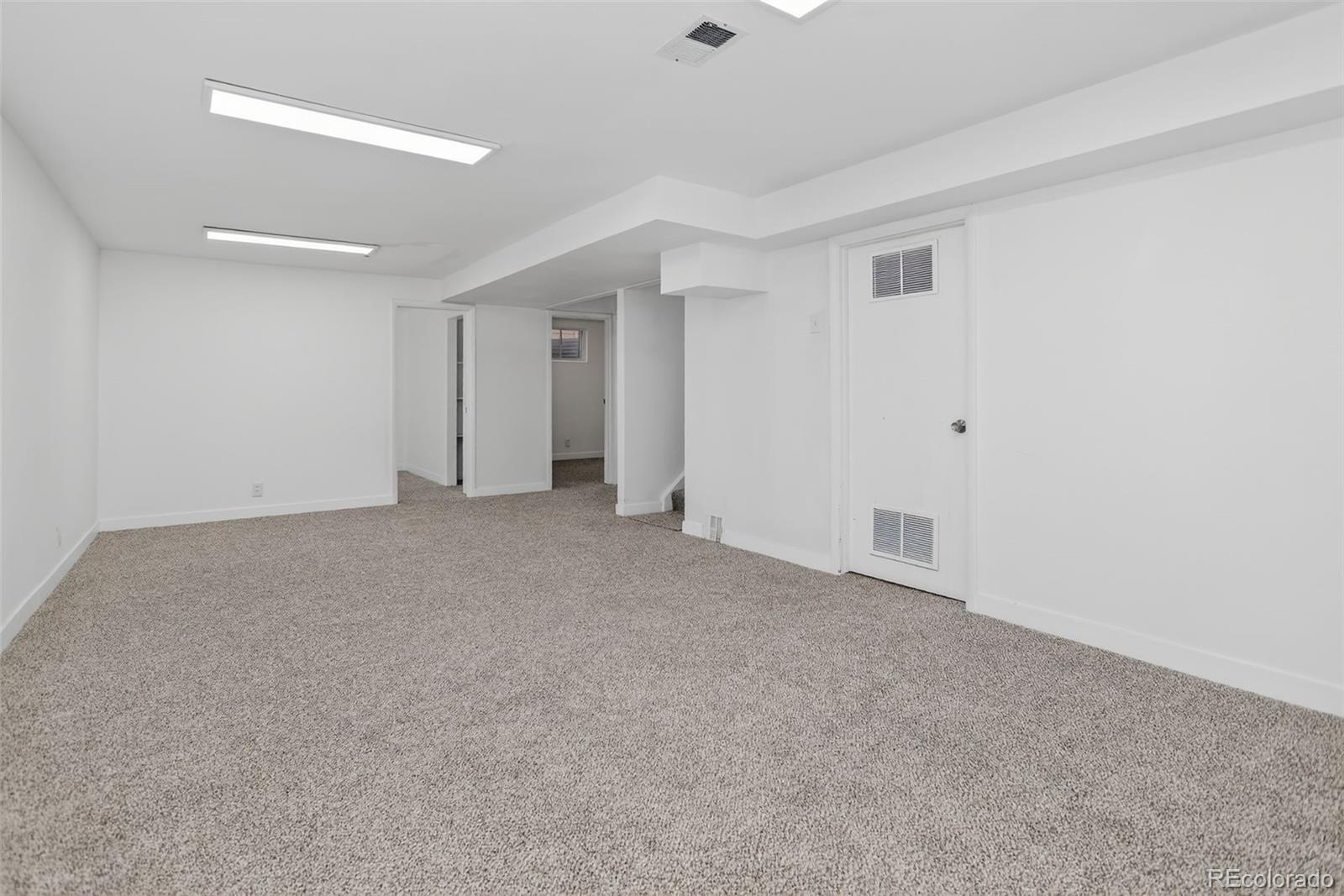 1502 E 110th Place