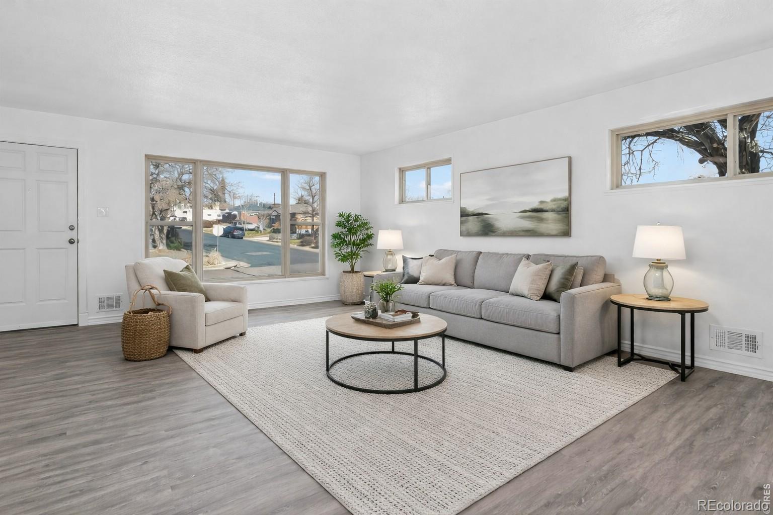 1502 E 110th Place