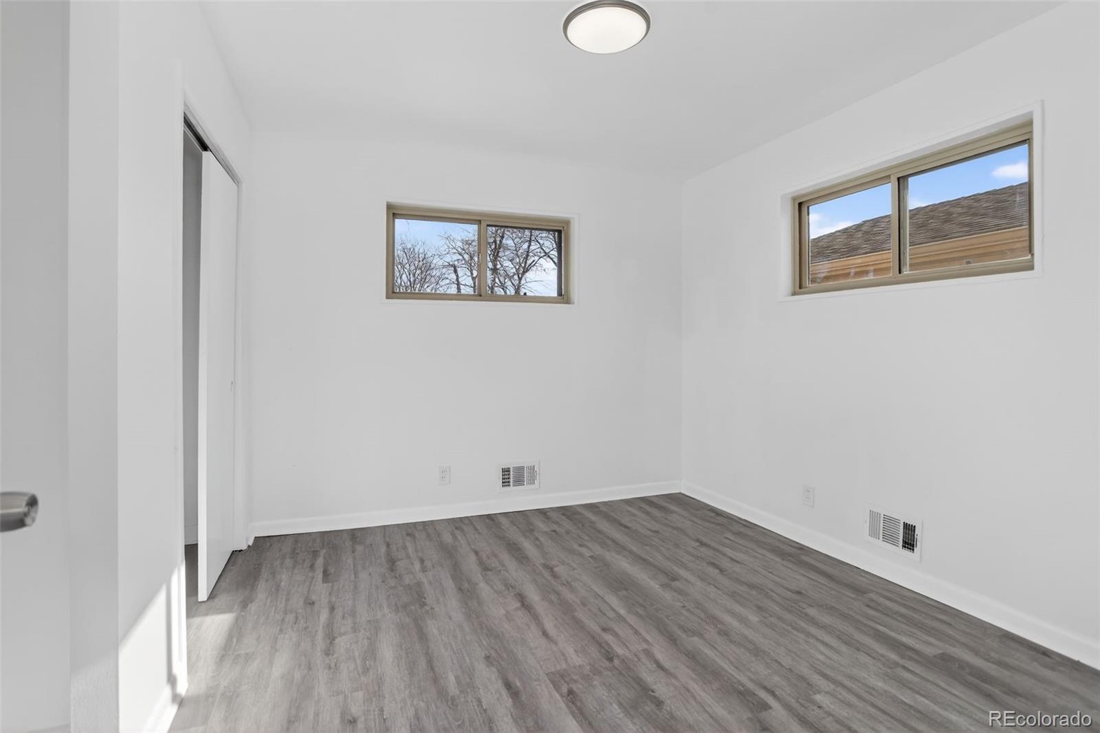 1502 E 110th Place