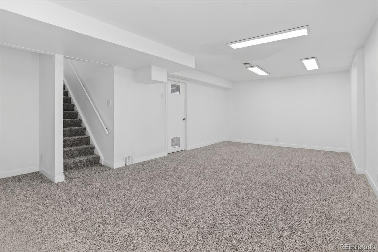 1502 E 110th Place