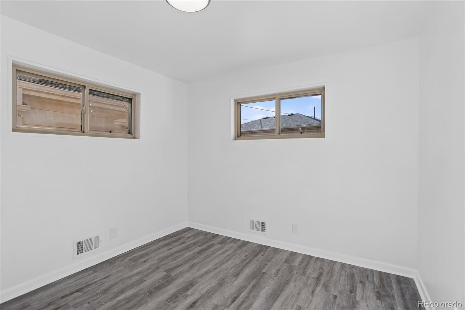 1502 E 110th Place