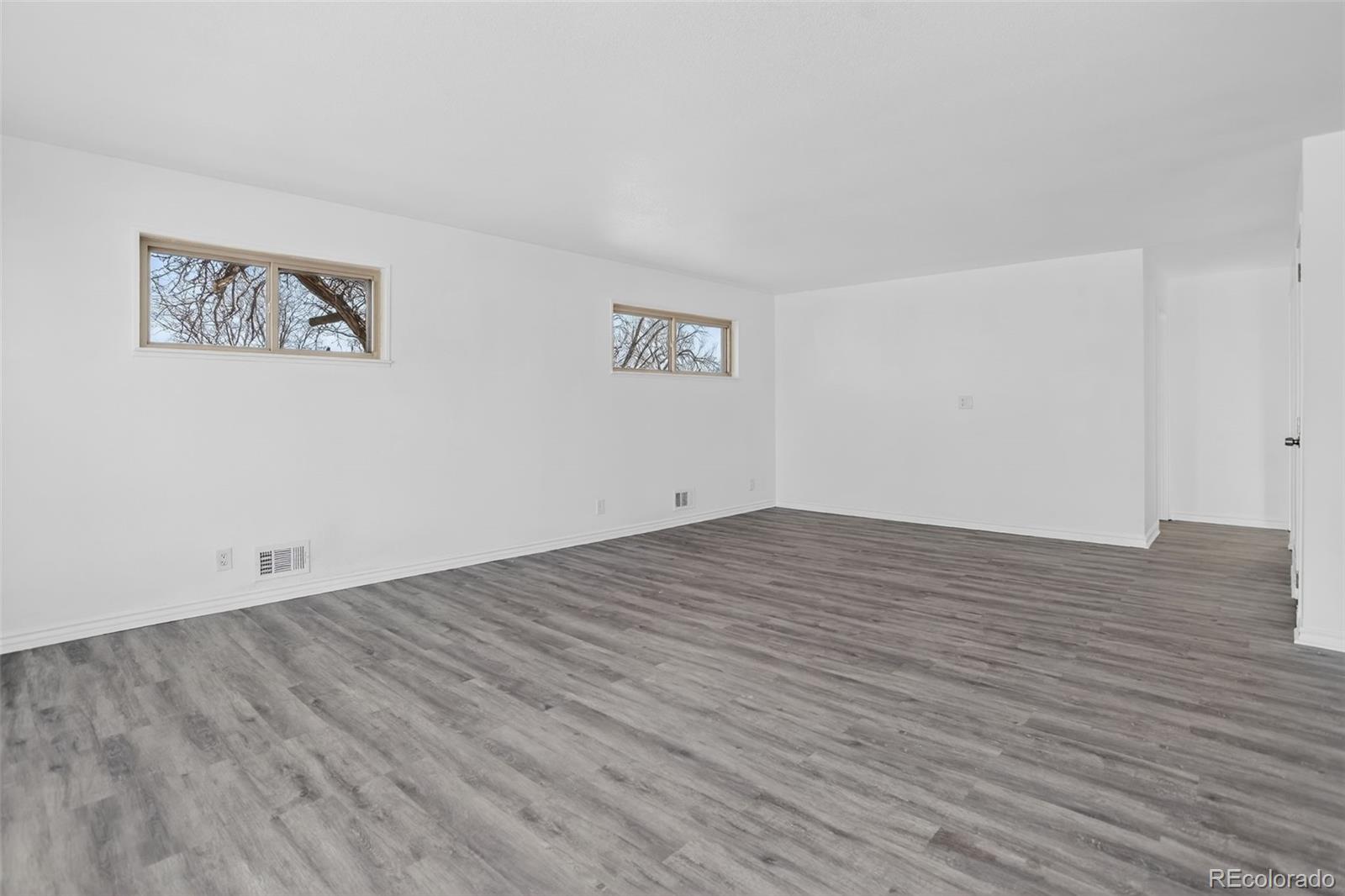 1502 E 110th Place