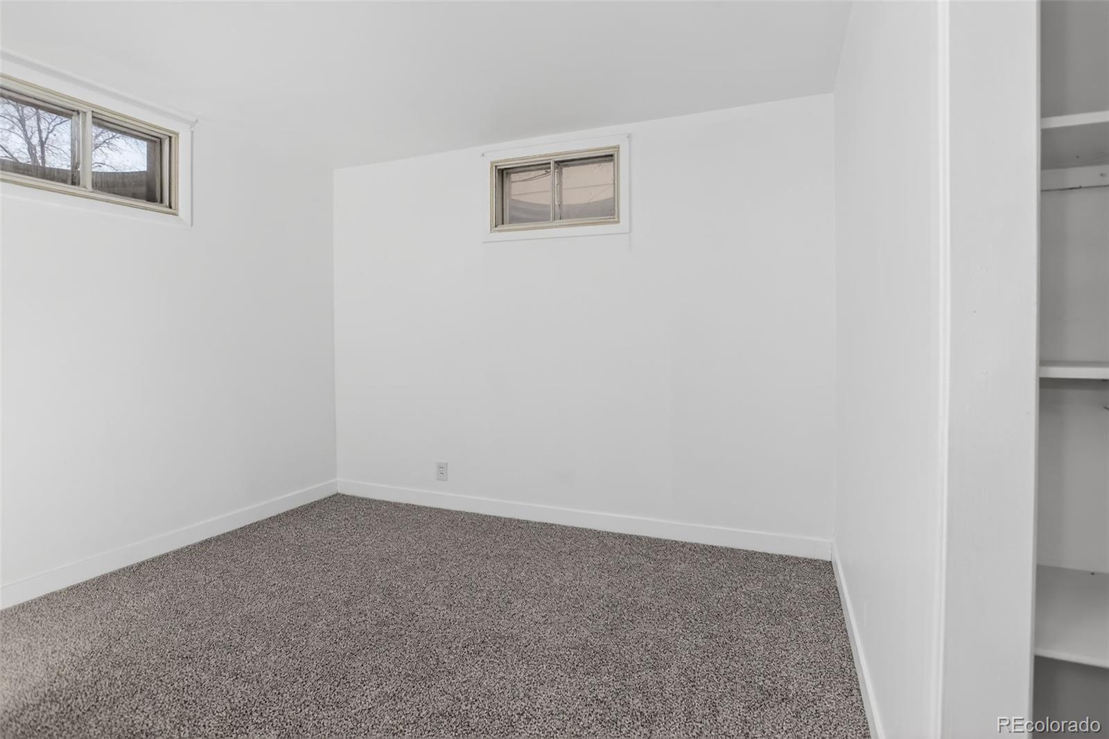 1502 E 110th Place