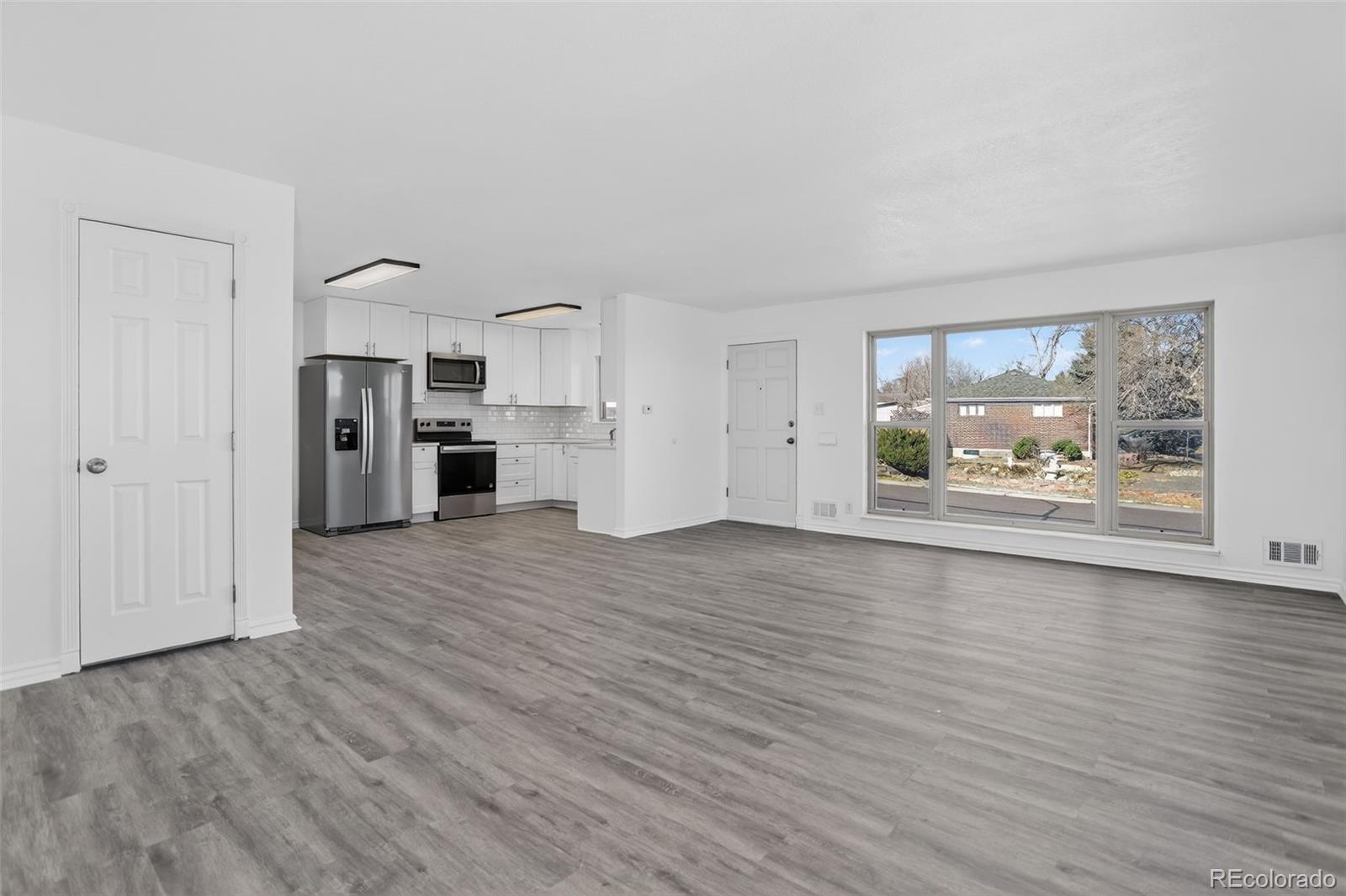 1502 E 110th Place