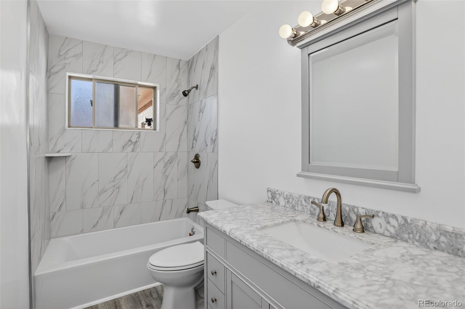 1502 E 110th Place