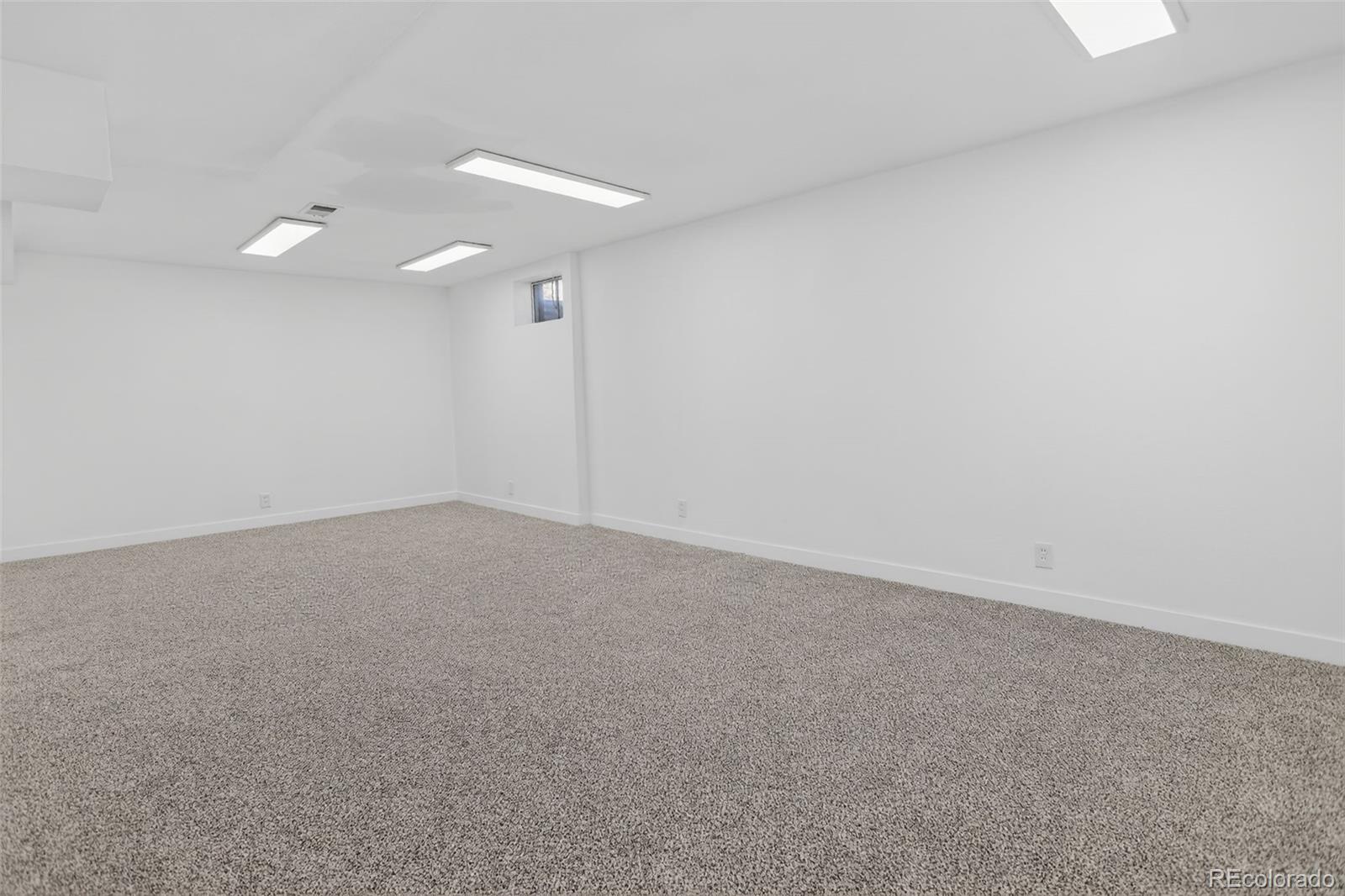 1502 E 110th Place