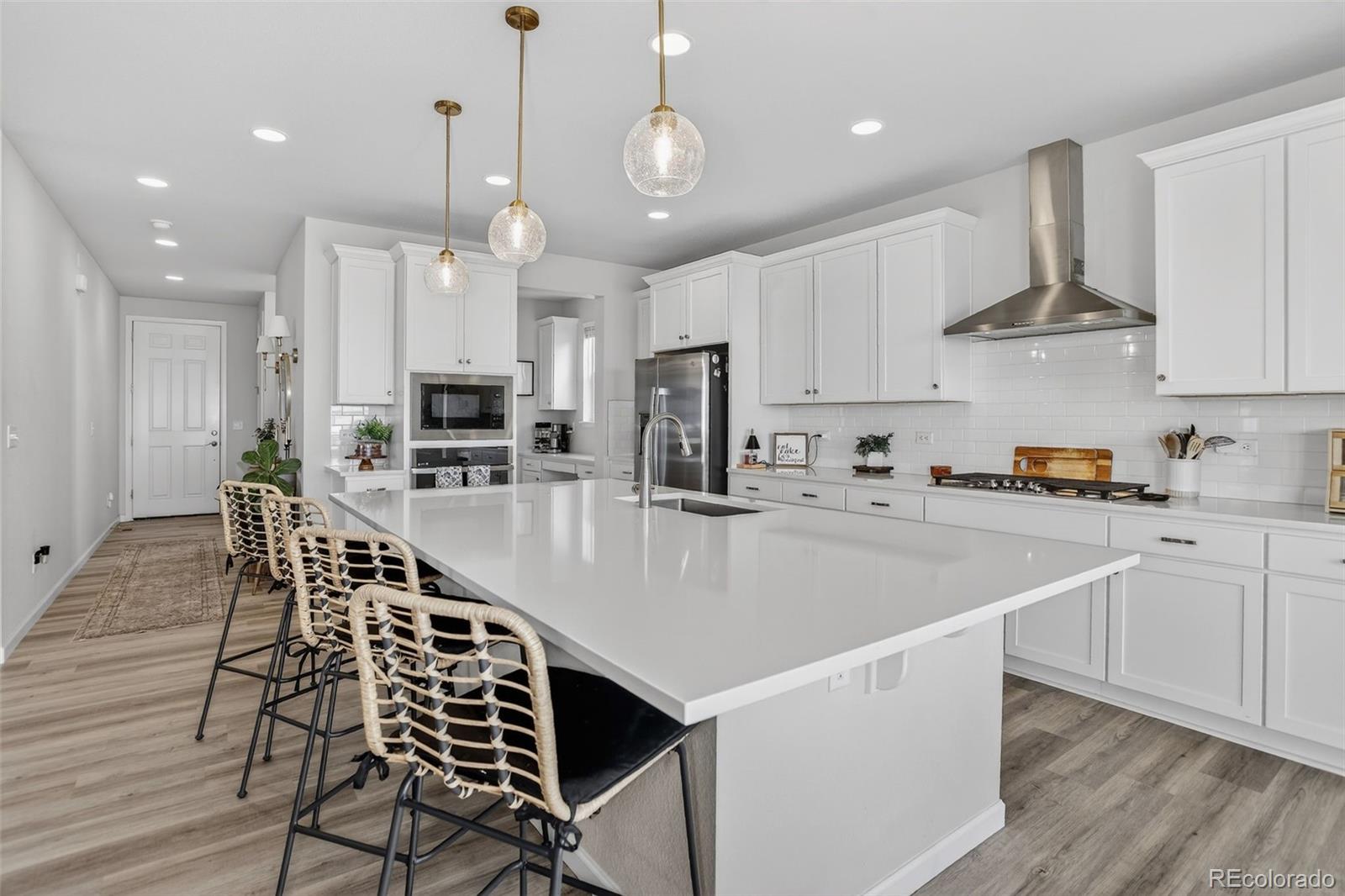 166 S Waterloo Street