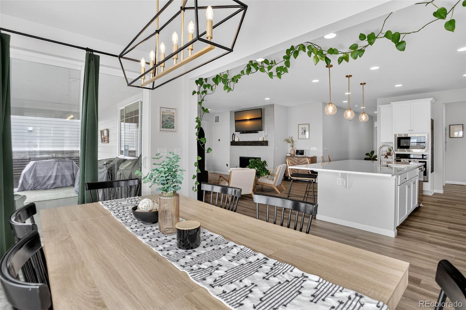 166 S Waterloo Street