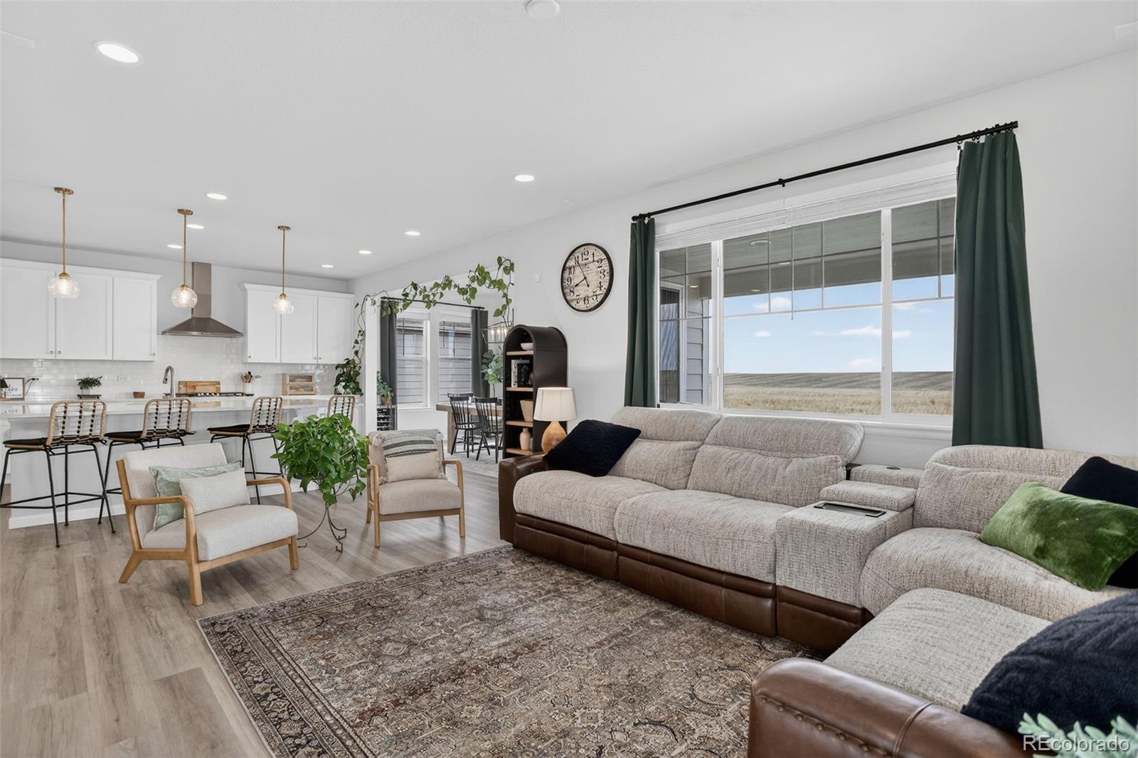 166 S Waterloo Street