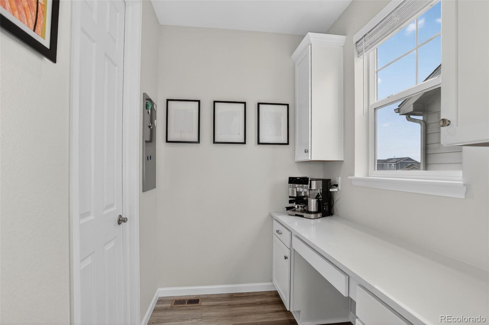 166 S Waterloo Street