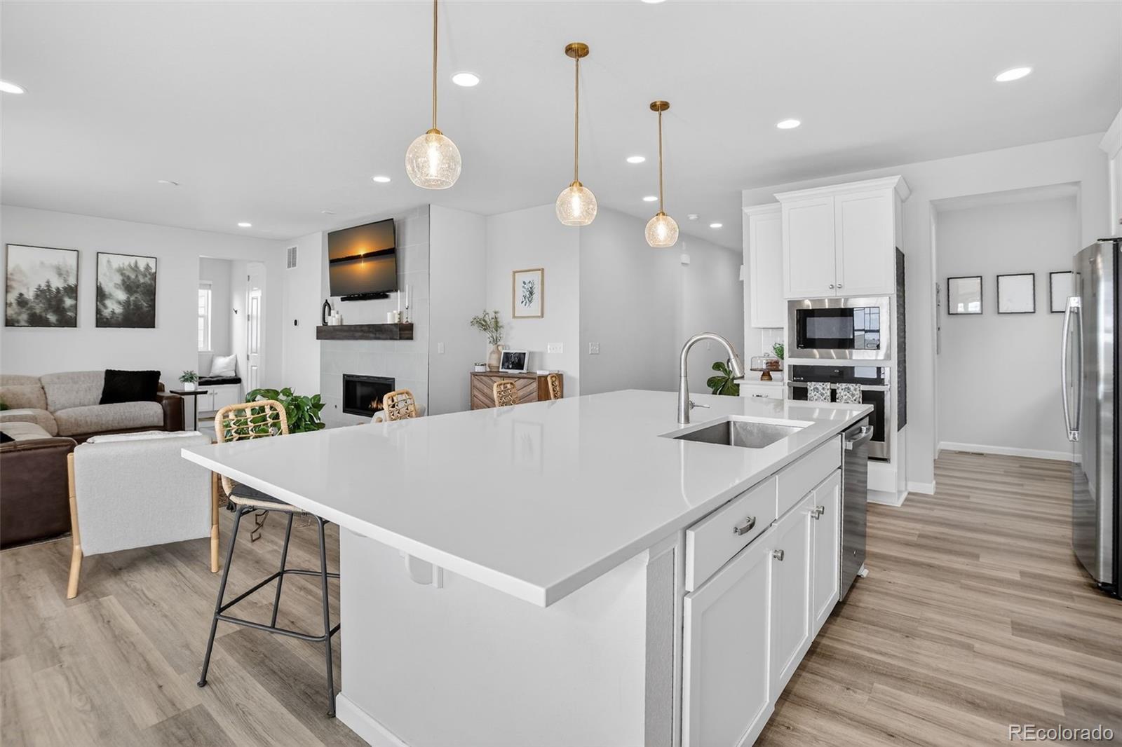 166 S Waterloo Street