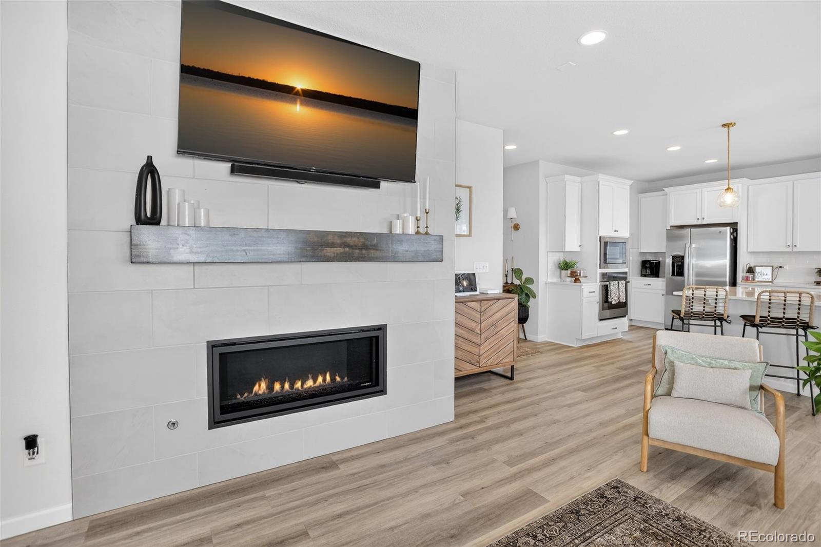 166 S Waterloo Street