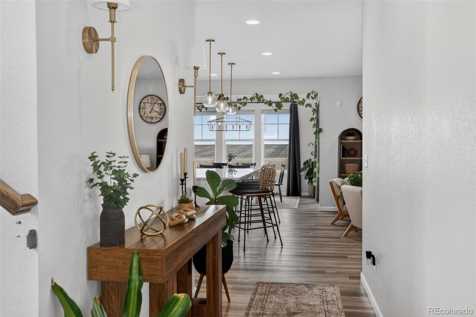 166 S Waterloo Street