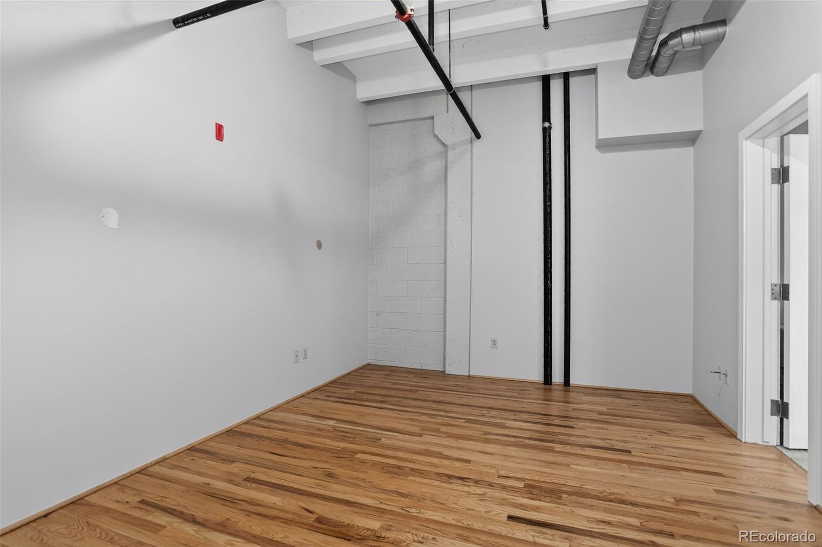 1800 Lawrence Street Unit: 207