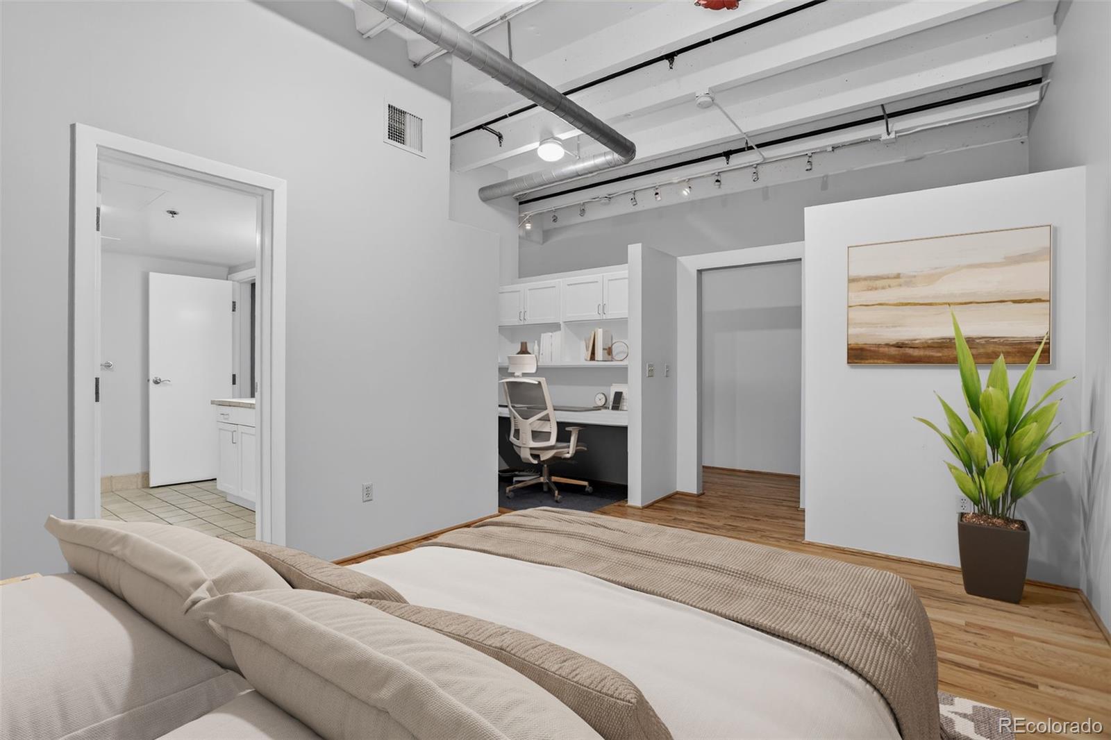 1800 Lawrence Street Unit: 207