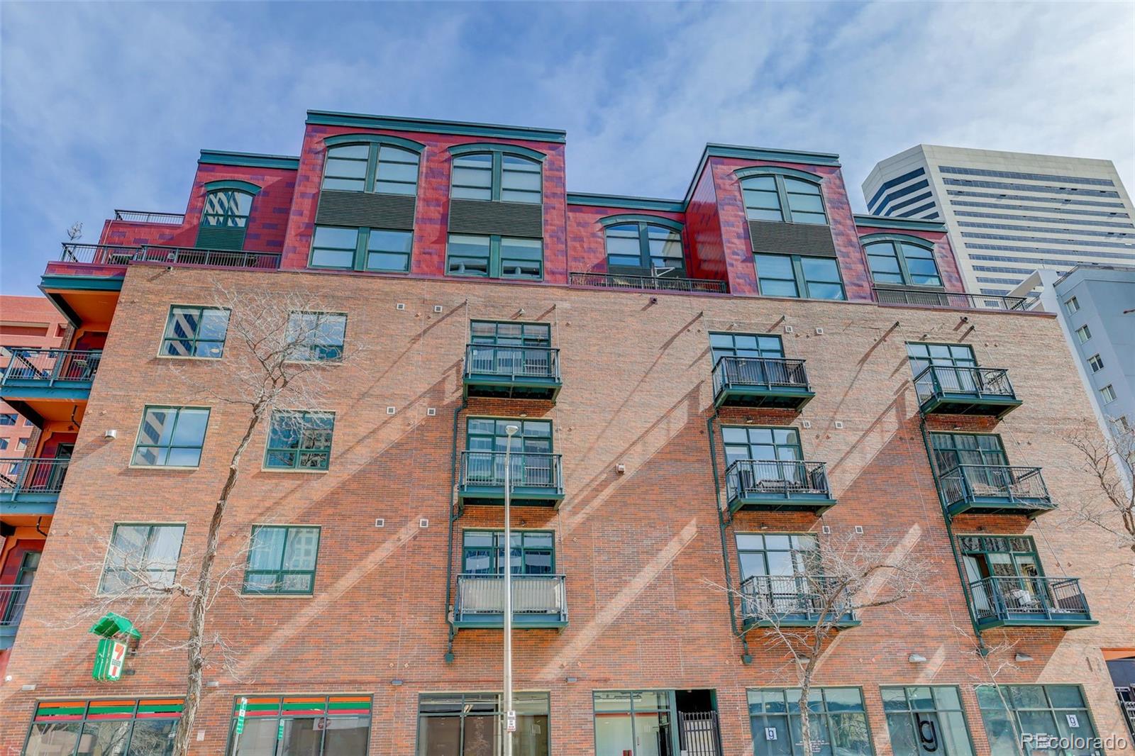 1800 Lawrence Street Unit: 207