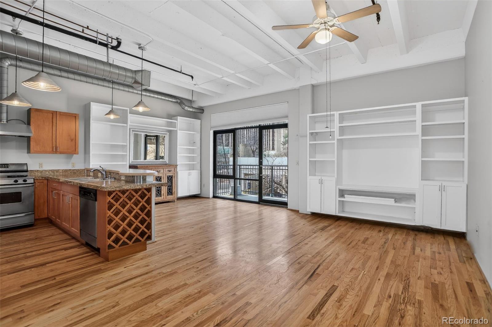 1800 Lawrence Street Unit: 207