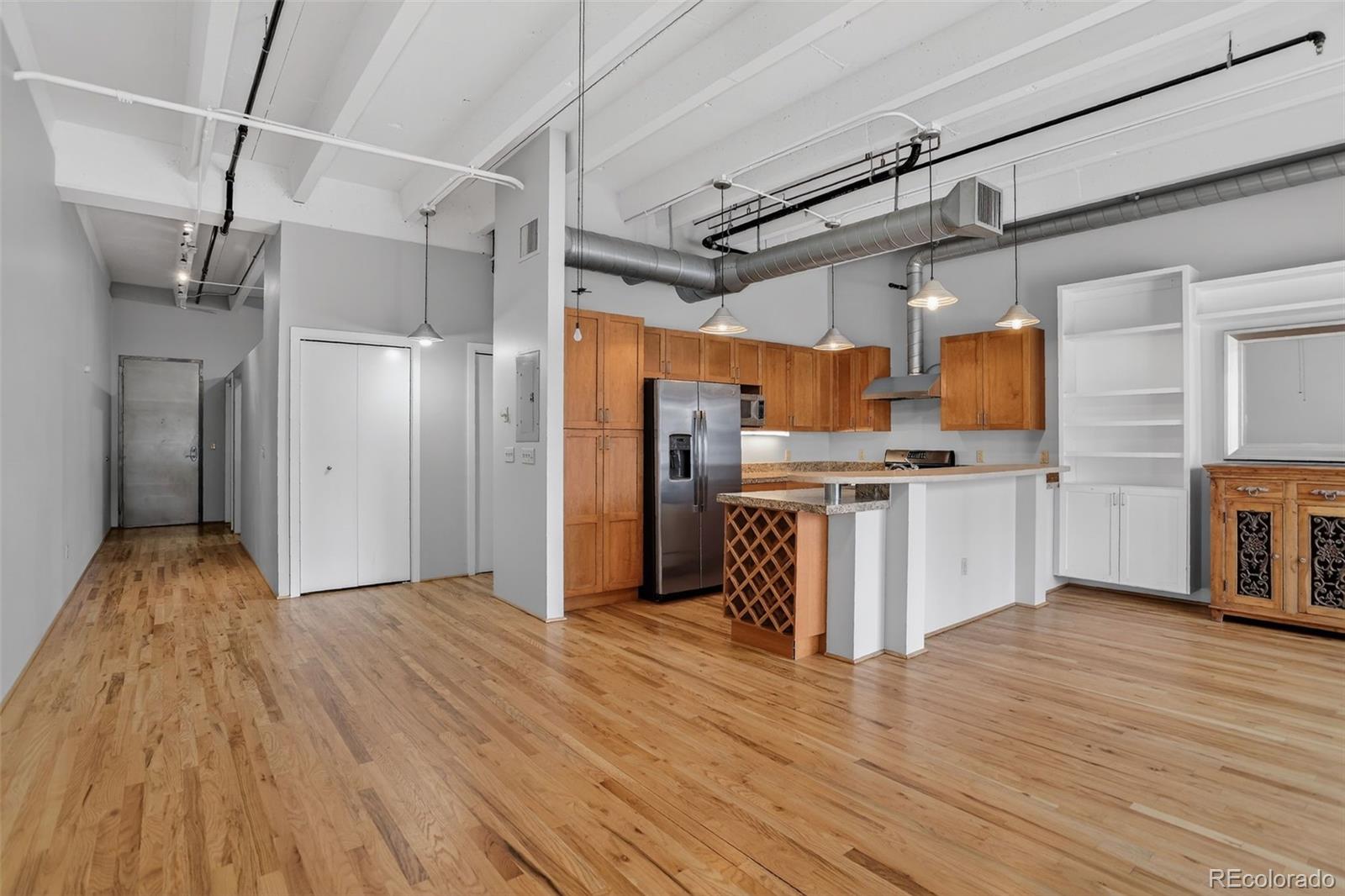 1800 Lawrence Street Unit: 207