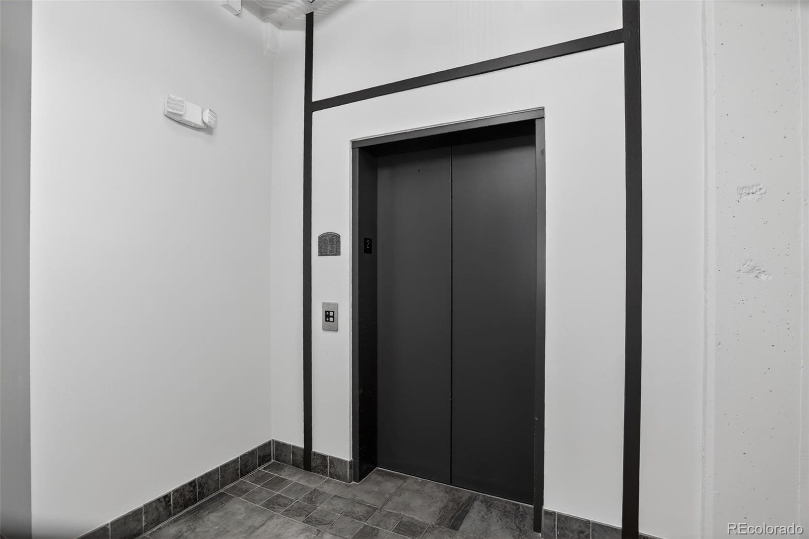 1800 Lawrence Street Unit: 207