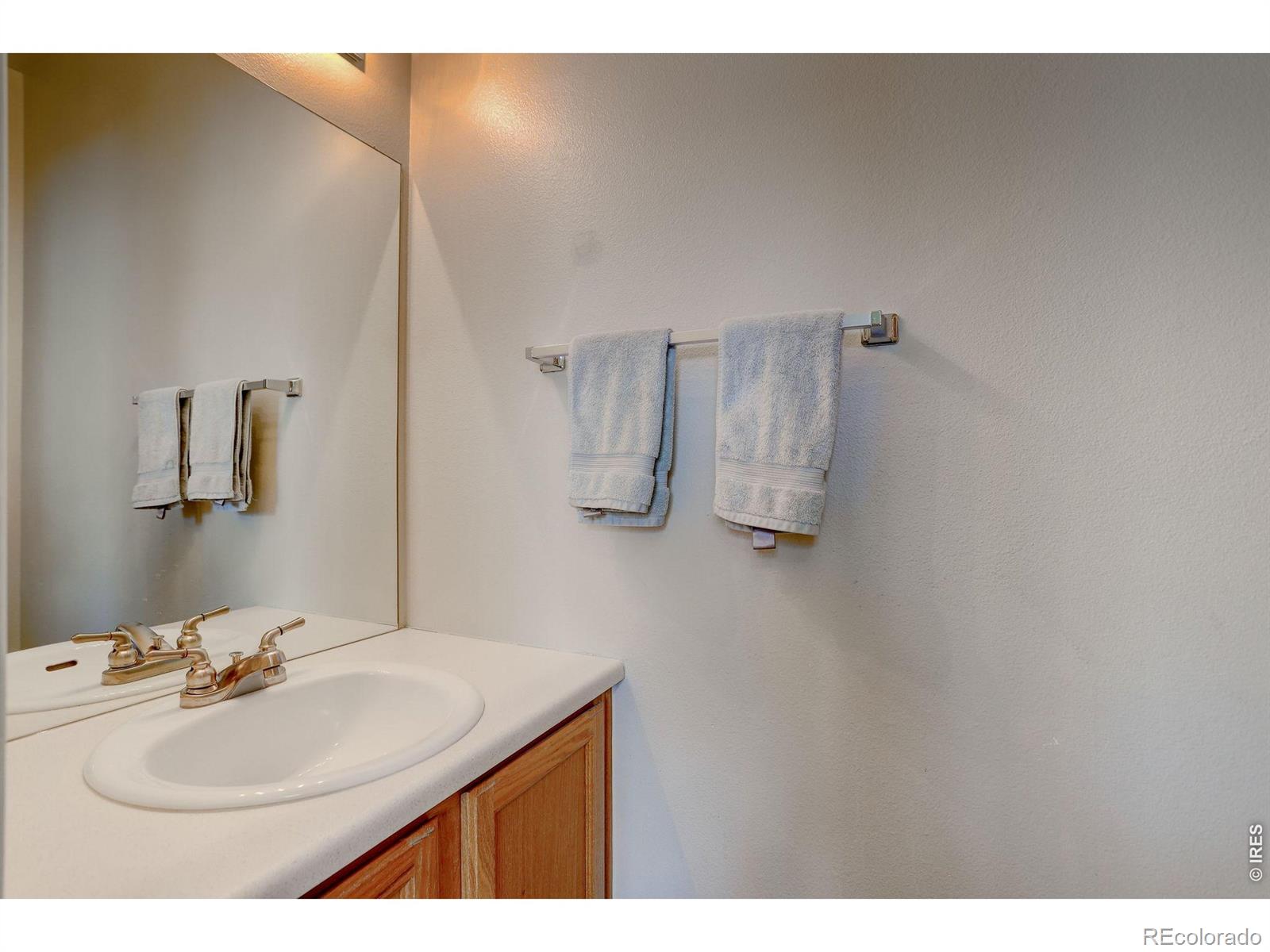 4120 E 119th Place