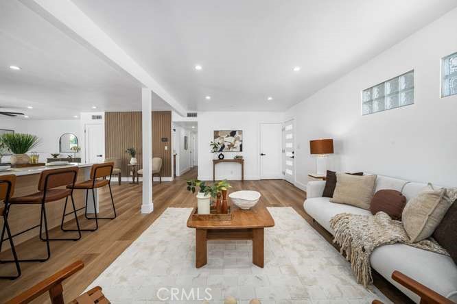2383 E Bellamy