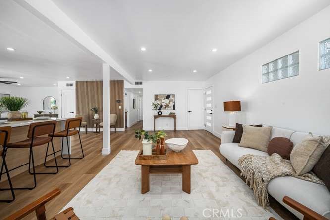 2383 E Bellamy