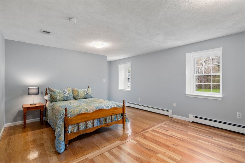 27 Middle Rd