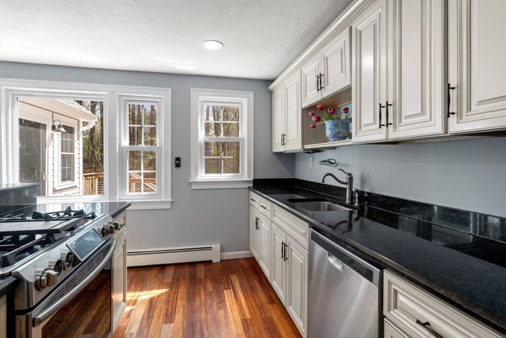 27 Middle Rd