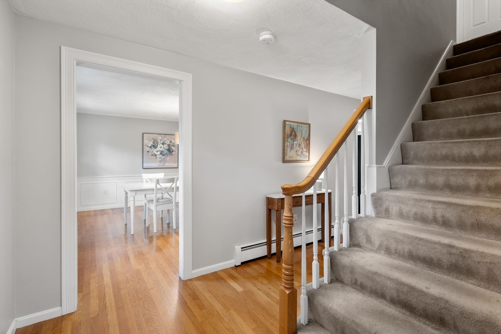 27 Middle Rd