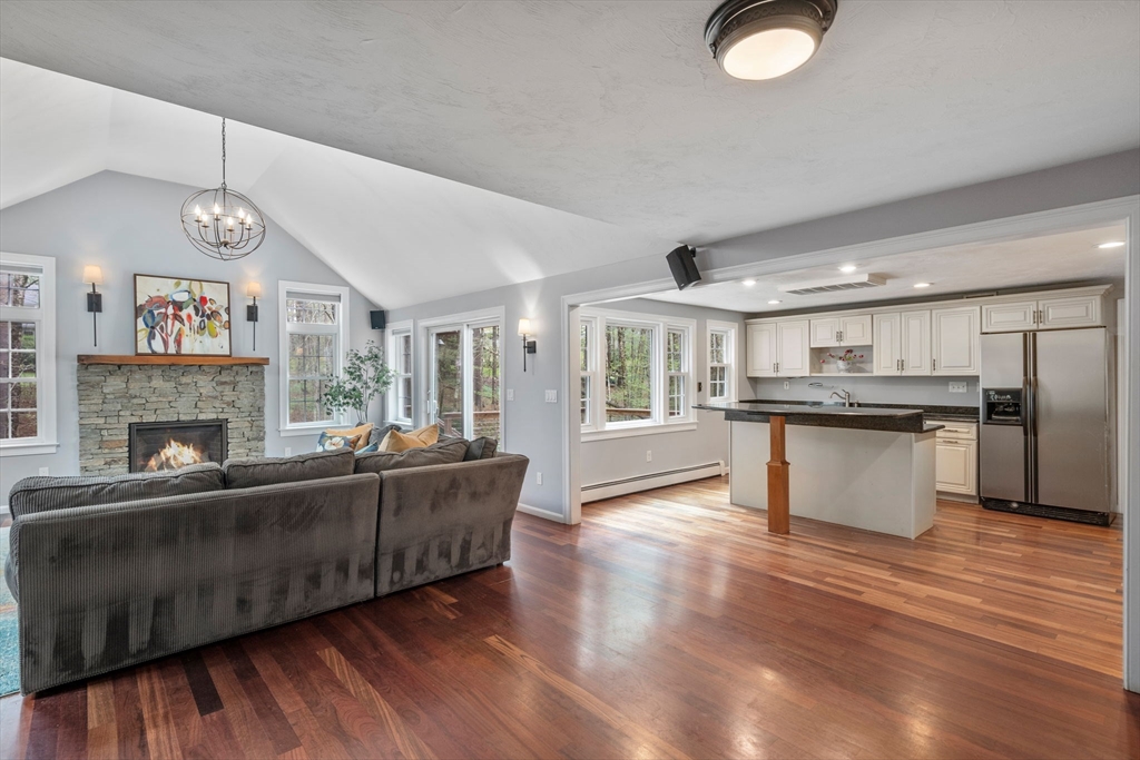 27 Middle Rd