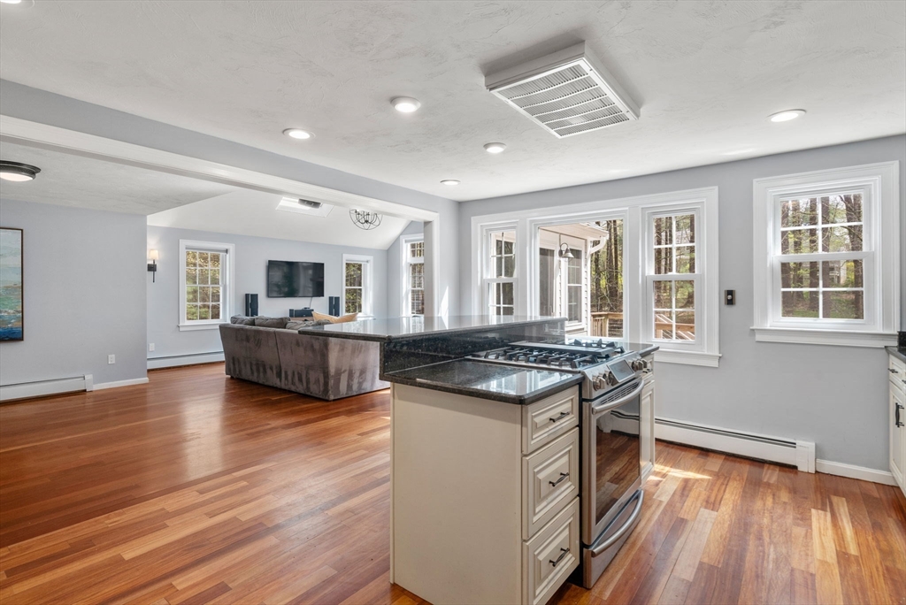 27 Middle Rd