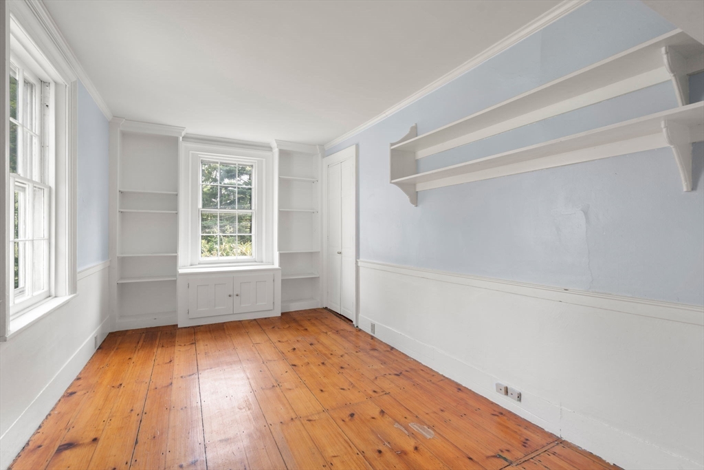 64 Pleasant St
