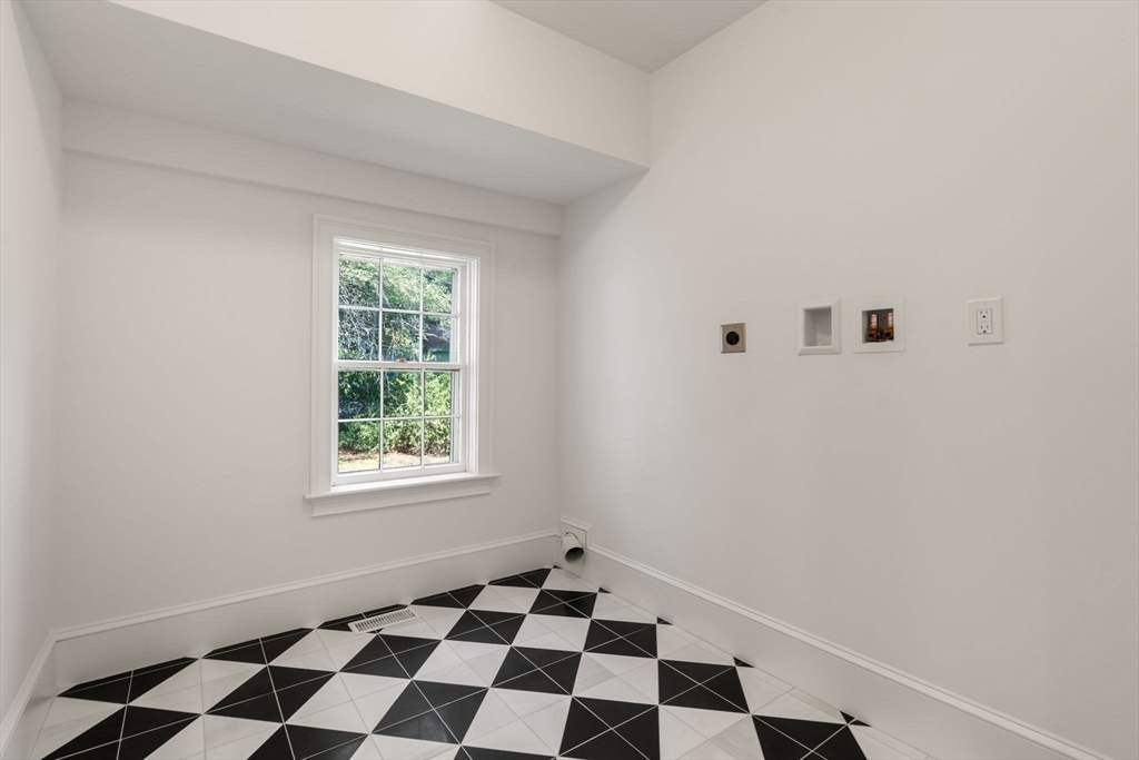 64 Pleasant St