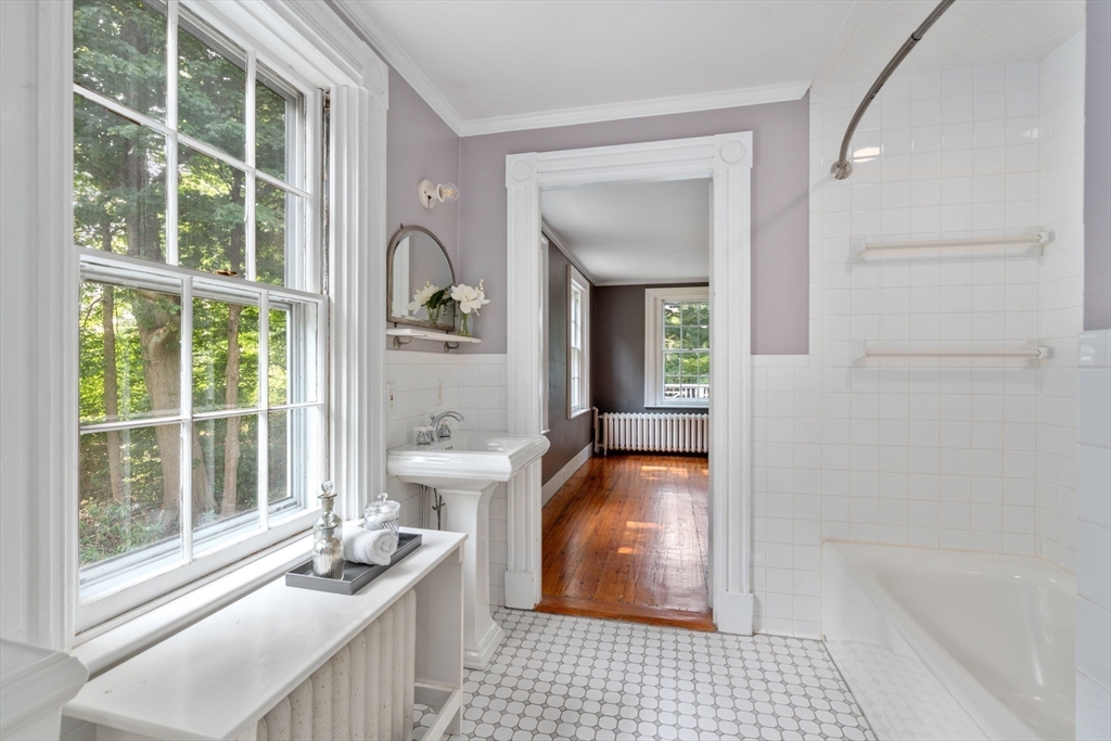 64 Pleasant St