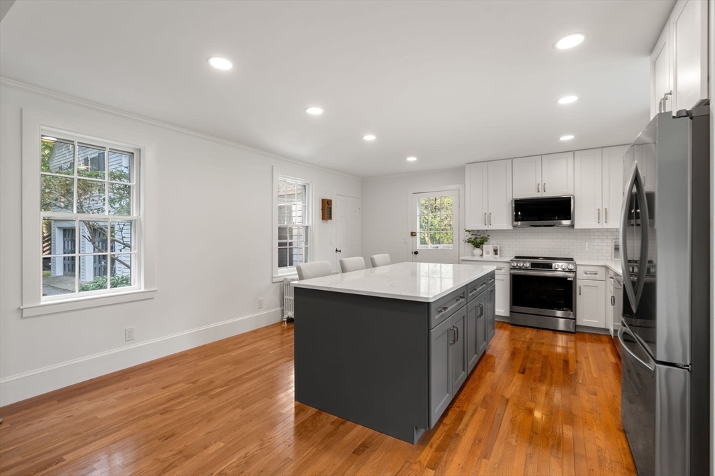 64 Pleasant St