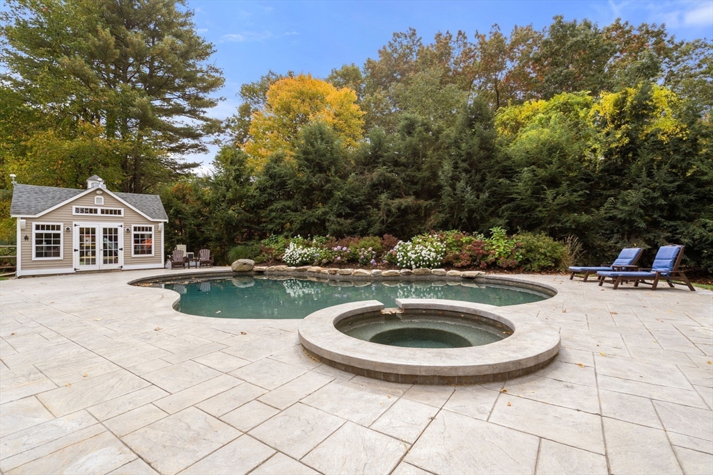 377 Lincoln Rd