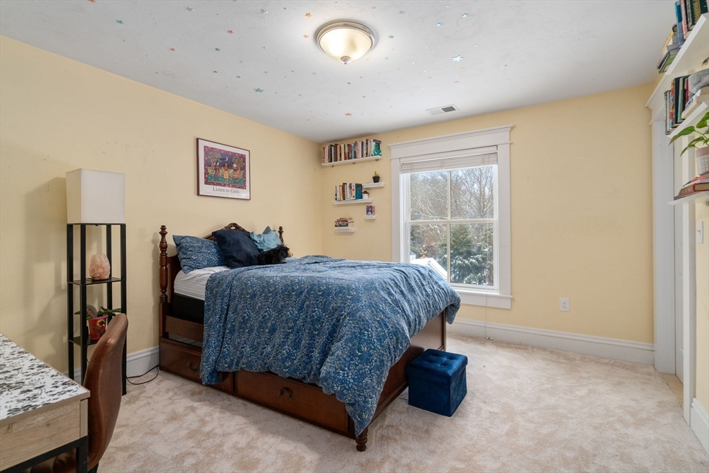 377 Lincoln Rd