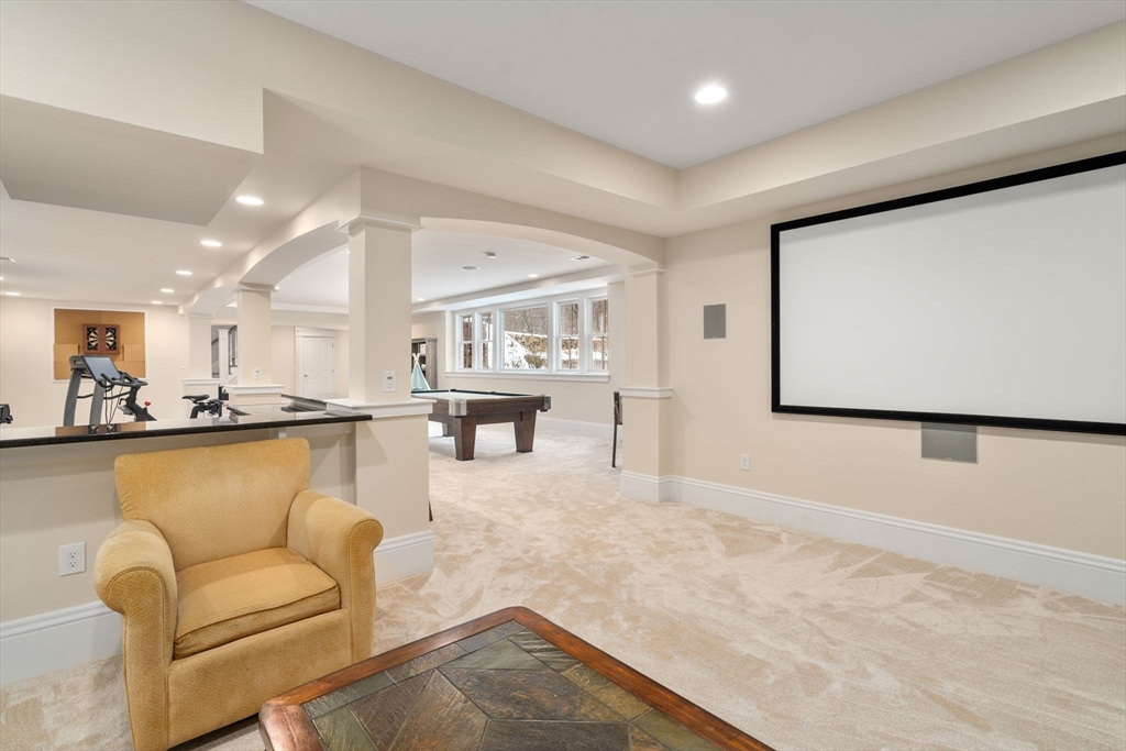 377 Lincoln Rd