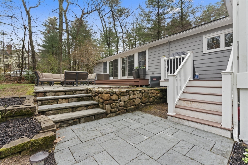 214 Glezen Lane