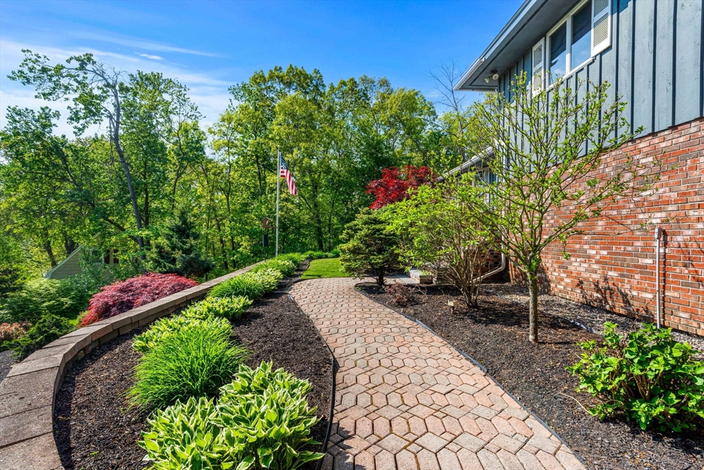 12 Howard Rd