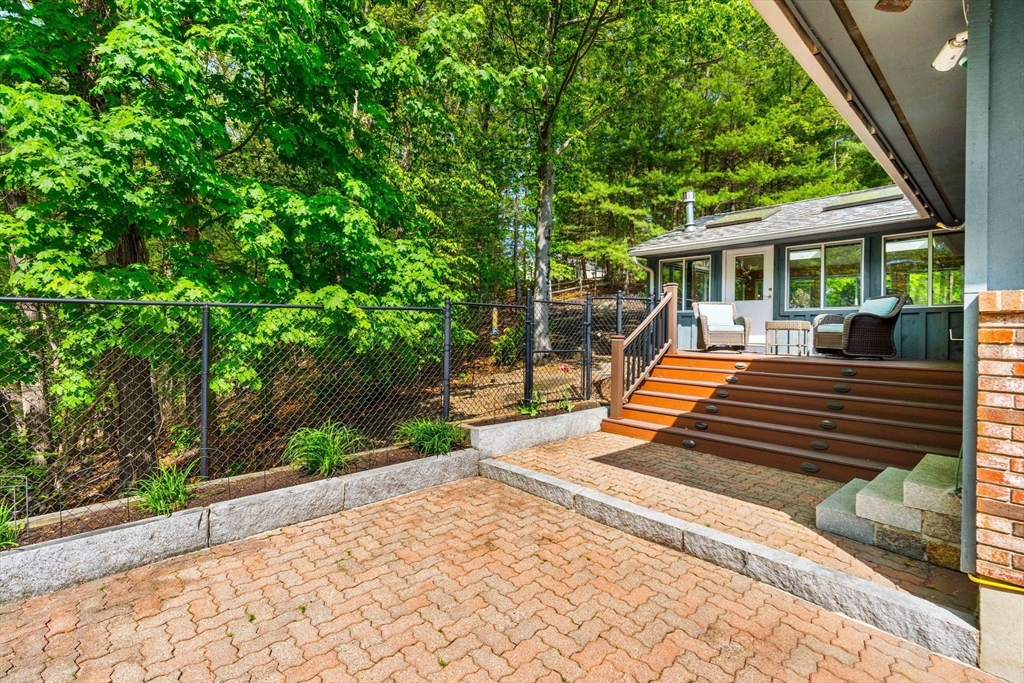 12 Howard Rd