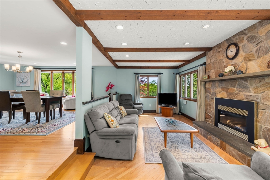 12 Howard Rd
